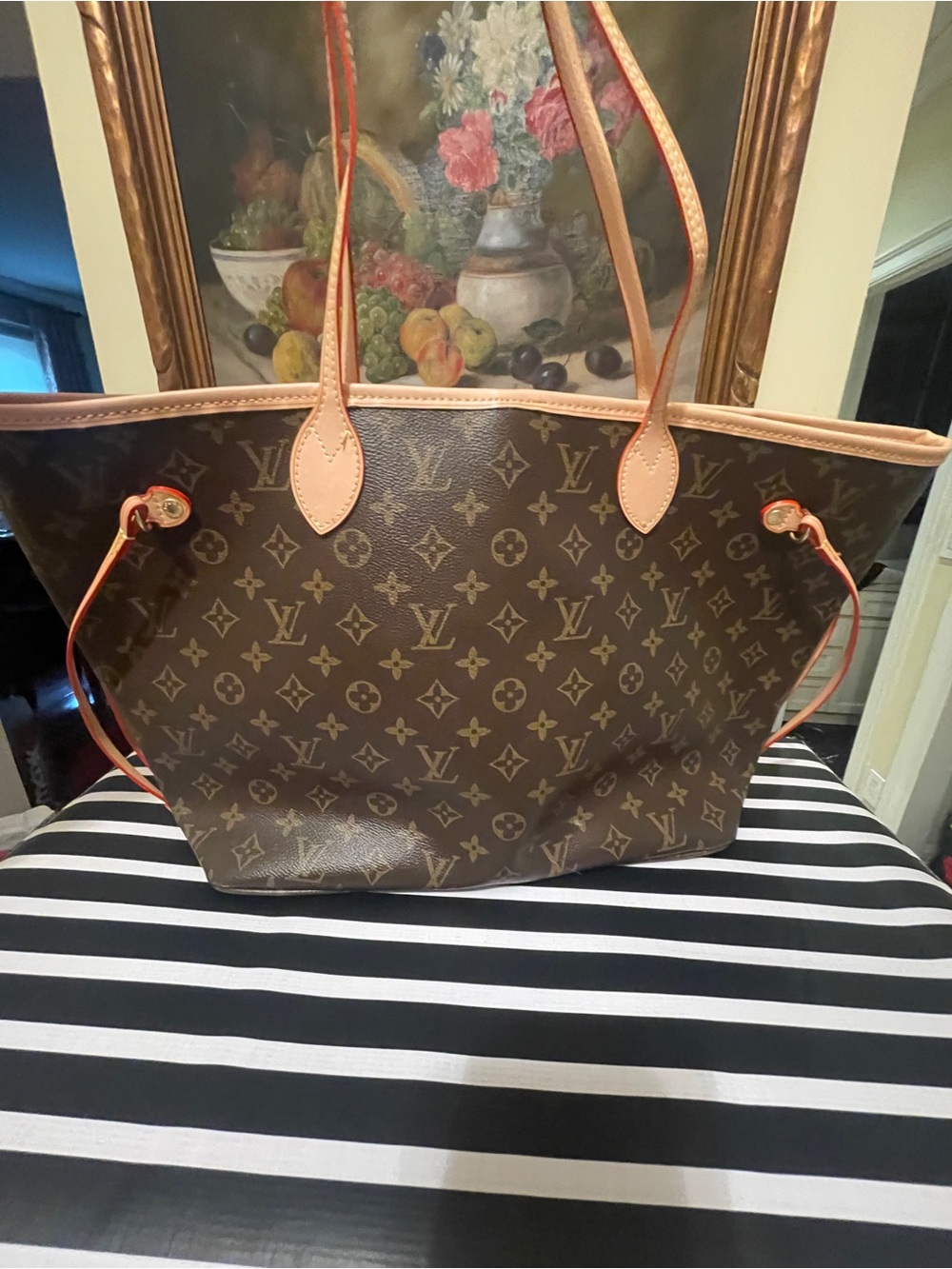 FAUX Louis Vuitton Monogram Neverfull Tote with Pouch - Picture 9 of 11